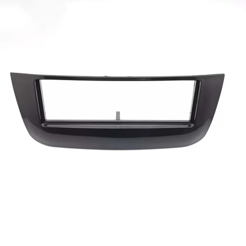 Oto Teyp Çerçeve Punto Linea Yeni Kasa Teyp Cercevesi